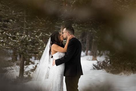 Abraham Lake Winter Elopement - Nordegg - Willow and Wolf Banff ...