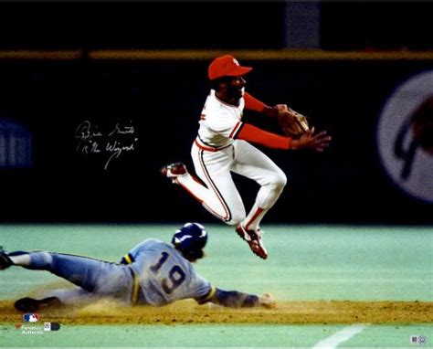 Ozzie Smith Autograph Signings - SportsMemorabilia