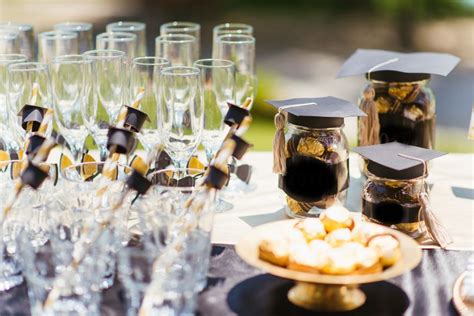 20 Graduation Party Ideas to Celebrate Your Grad in Style - STATIONERS