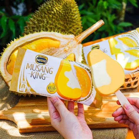 Nestlé Musang King Durian Ice Cream [ HALAL ] Bundle of 6 sticks w Cooler Bag | Shopee Singapore