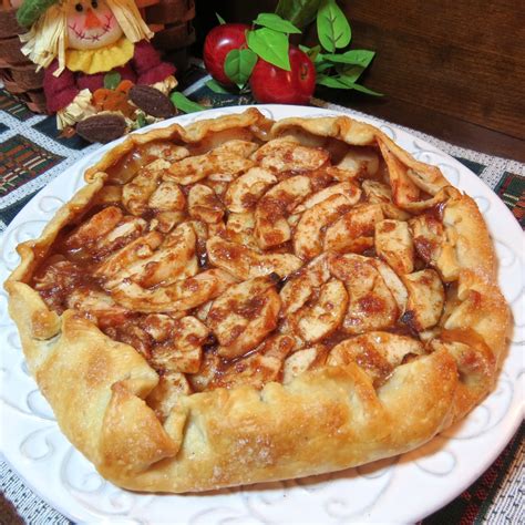 ‘Quick ‘n Easy’ – Rustic One Crust Apple Pie with Maple Whipped Cream