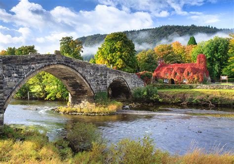 500-year old tea house in Wales : r/pics