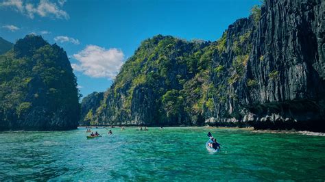 On the way to Big Lagoon. El Nido is so majestic. : r/Philippines