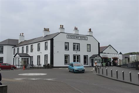 Causeway Hotel © Alan Reid cc-by-sa/2.0 :: Geograph Ireland