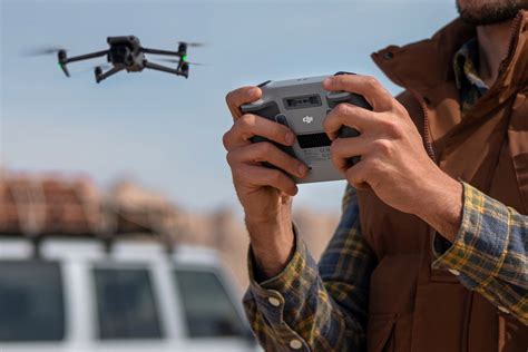 DJI's latest Mavic 3 Pro is an optical BEAST with a triple camera system