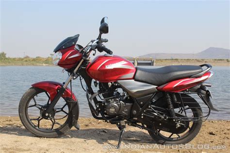 2018 Bajaj Discover 110 left side first ride review