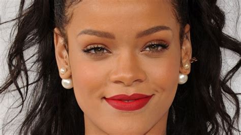 How To Recreate Rihanna's Stunning Dark Red Lipstick Look