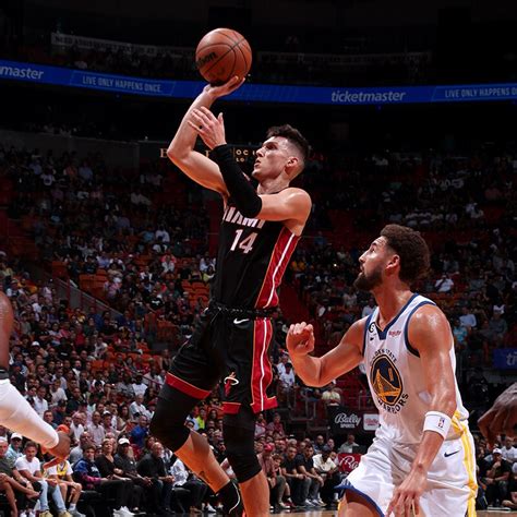 Through The Lens: Warriors vs HEAT 11/01/22 Photo Gallery | NBA.com