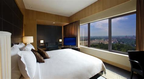 Le Meridien Hotel New Delhi - Indian Holiday