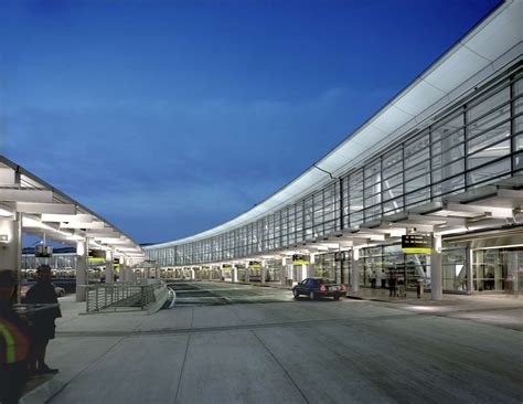 Toronto Pearson International Airport - Architizer