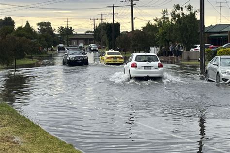 Victorian weather: A dozen rescued after heavy storm drenches Geelong ...