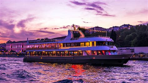 Istanbul Bosphorus Dinner Cruise | FREE HOTEL TRANSFER