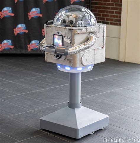 PHOTOS, VIDEO: Plex the Talking Robot Debuts at Planet Hollywood ...