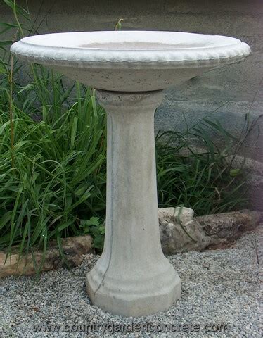 How To Make A Concrete Bird Bath Pedestal / 12 Best Bird Baths To Consider In 2021 I Own 5 Bird ...