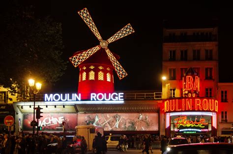 The History of the Moulin Rouge - AESU