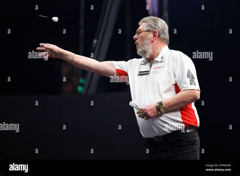 Dartspieler Martin Adams / Wolfie bei der World Darts Gala 2023 in der Lanxess-Arena. Köln, 08. ...