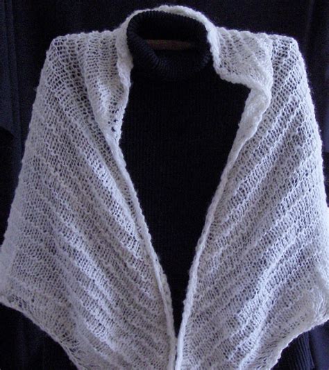 Easy Knit Lace Shawl Pattern - Knitting Patterns