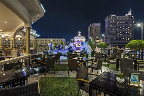 DINING - ROOFTOP GARDEN BAR Ho Chi Minh Hotel - Rex Hotel