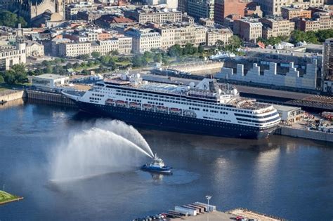 SHIP AT PORT OF MONTRÉAL NEW CRUISE TERMINAL - Provencher_Roy ...