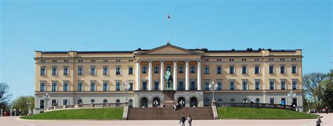 Oslo Royal Palace, Norway : r/ArchitecturalRevival