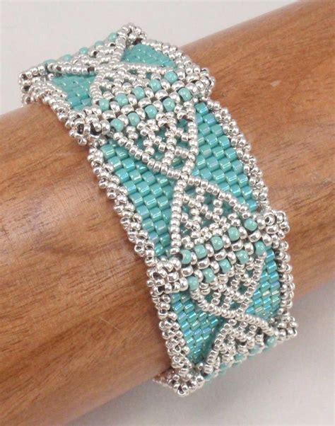 easy seed bead bracelets #SeedBeadTutorials | Bead weaving tutorials, Beaded bracelets tutorial ...