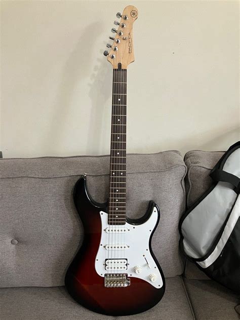 Yamaha Electric Guitar with amp, Hobbies & Toys, Music & Media, Musical Instruments on Carousell