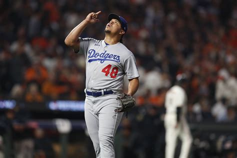 Dodgers: Brusdar Graterol Takes Up Golf Amid Lockout | Dodgers Nation