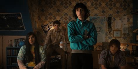 Stranger Things Season 4 Roundtable Finn Wolfhard, Charlie Heaton ...