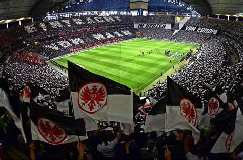 Fans von Eintracht Frankfurt sauer: UEFA verbietet Choreographie mit ...