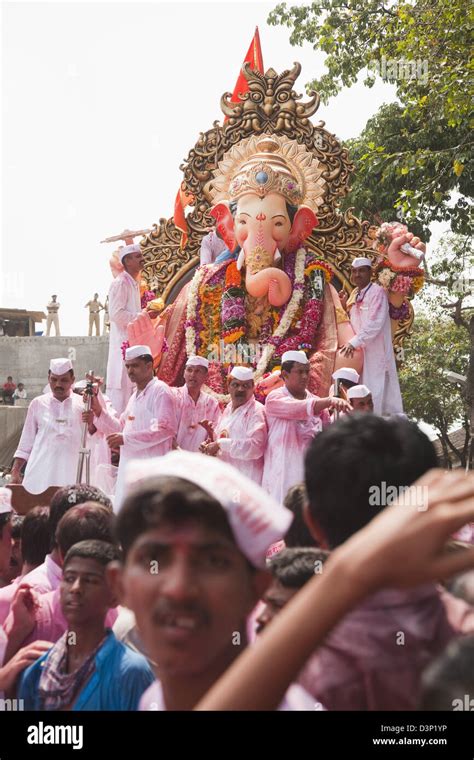 Crowd at religious procession during Ganpati visarjan ceremony, Mumbai, Maharashtra, India Stock ...