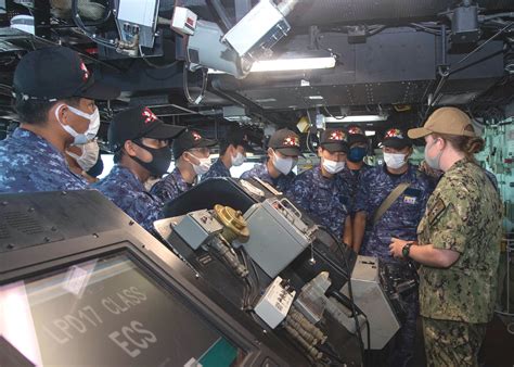 USS Green Bay Hosts Japanese National Defense Academy Midshipmen