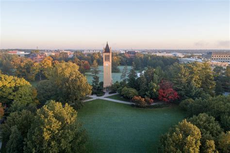 Fall Iowa State University Campus - 5 Model Baju Gamis Terbaru yang Modern Kekinian