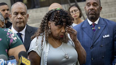 A Decision in the Eric Garner Case - The New York Times