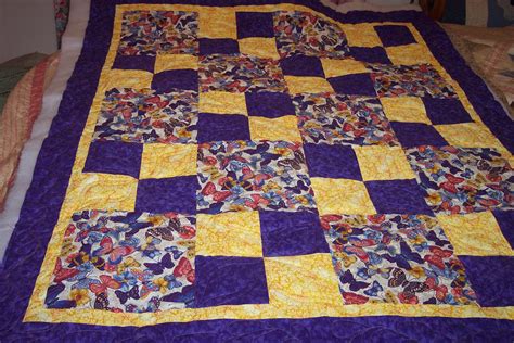 I need help fast ,quilt pattern ,easy 3 colors