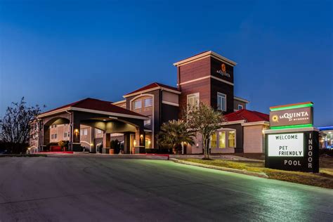 La Quinta Inn & Suites by Wyndham Kerrville | Kerrville, TX Hotels