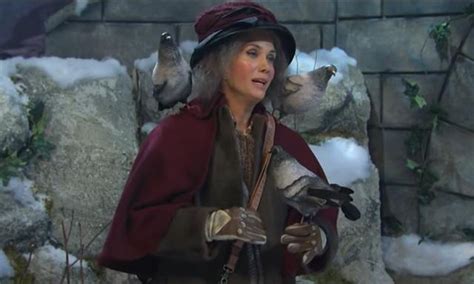 ICYMI Kristen Wiig recreated Pigeon Lady from 'Home Alone 2'