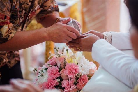 Important Thai Wedding Traditions Explained - WeddingWire