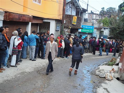 Long queues before bank in Darjeeling, India | Feel free to … | Flickr