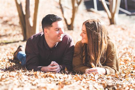 Romantic Ideas for Fall Engagement Photos