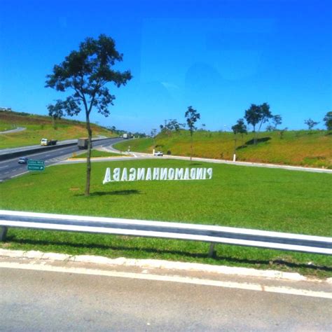 Pindamonhangaba, São Paulo, Brasil | Golf courses, Places, Field