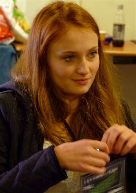 File:Sophie Turner (actress) 2011 cropped.jpg - Wikimedia Commons