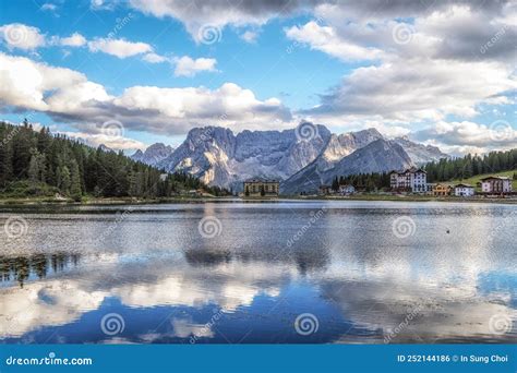 Lake Misurina and Mount Sorapis Stock Photo - Image of dolomitis, king: 252144186