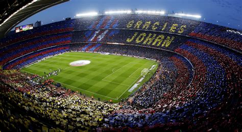 Barcelona onthult eind augustus stadion én standbeeld voor Cruijff | Foto | AD.nl