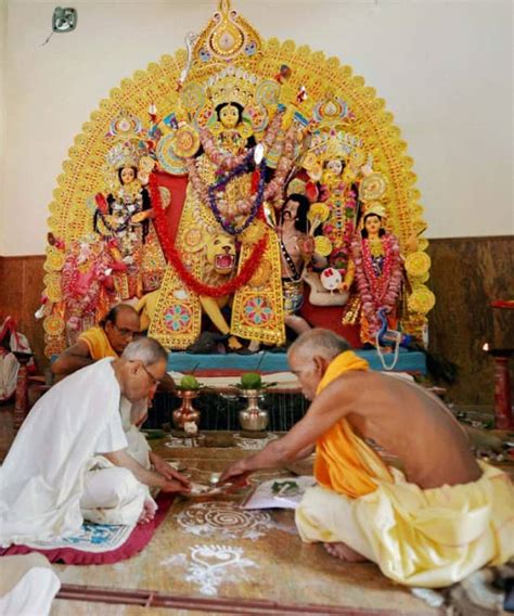 PHOTOS: Pranab Mukherjee celebrates Durga Puja with family | The Indian Express