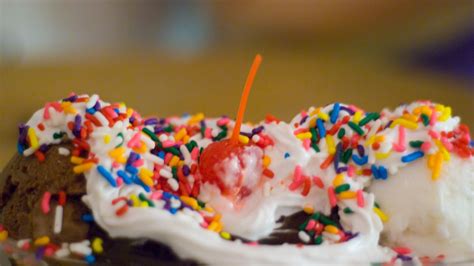 The World's Longest Ice Cream Sundae May Cause the World's Worst Brain Freeze - Eater