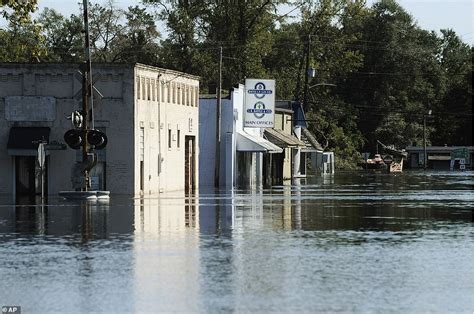 PHOTO GALLERY: Looking back at hurricane damage in Florida and South ...