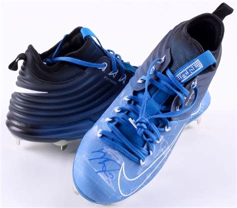 Mike Trout Signed Nike Baseball Cleats (JSA LOA)