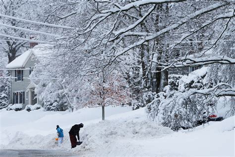 Flights canceled, roads hazardous as winter storm pummels New England