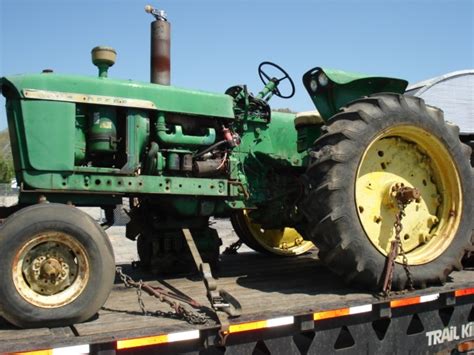 John Deere 3020 salvage tractor at Bootheel Tractor Parts