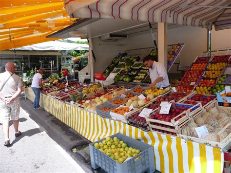 Lake Garda Markets-Shopping in Lake Garda